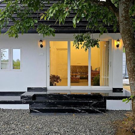 Pradeep'S Backwater Villa Kochi Exteriör bild