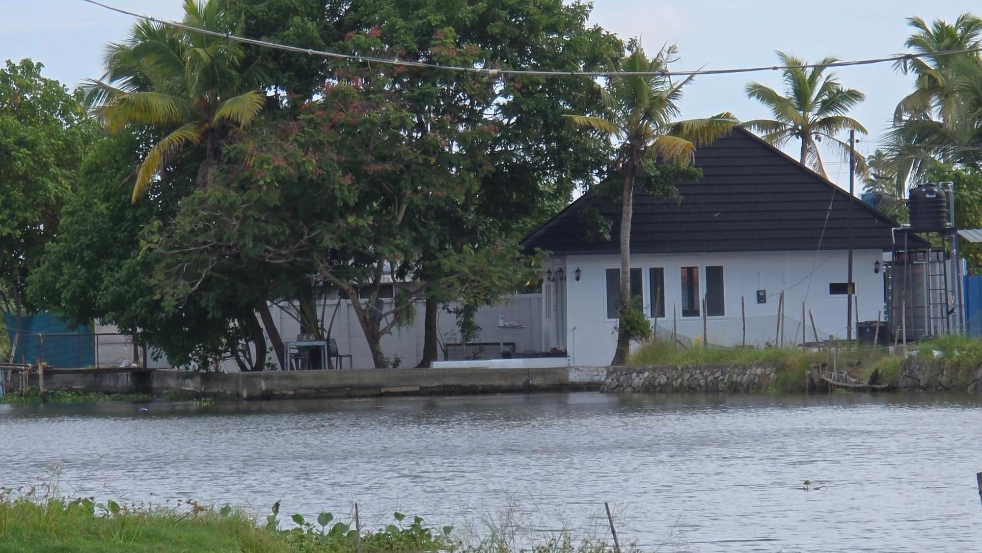 Pradeep'S Backwater Villa Kochi Exteriör bild